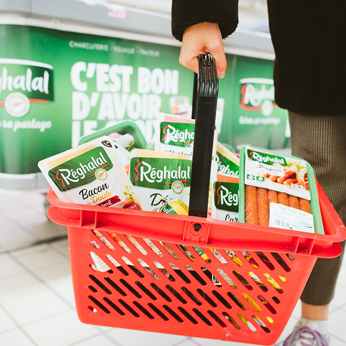 Panier rempli de produits halal Réghalal